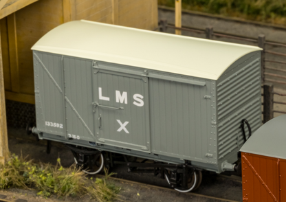 970003 12 Ton LMS D1663 Van - LMS (pre-36) No.133592