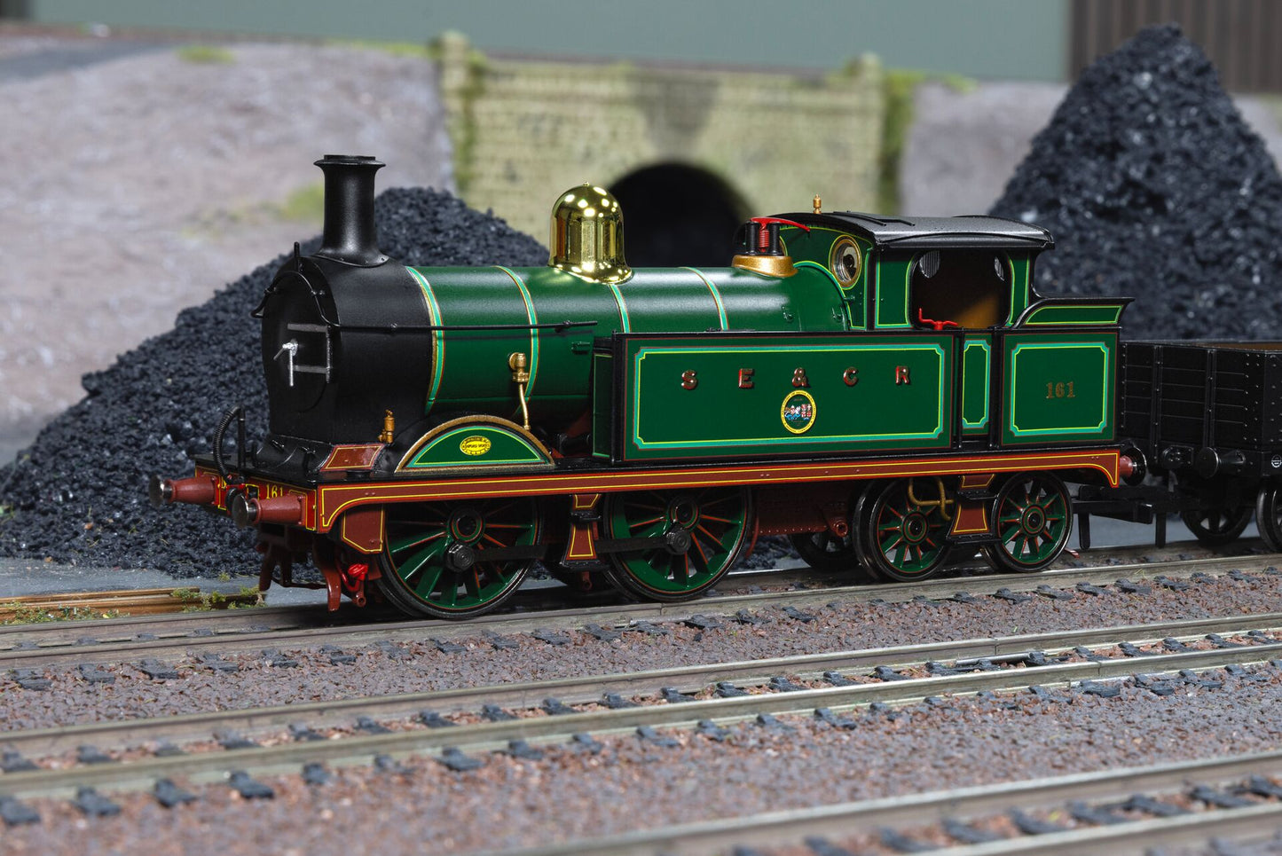 R30419 H Class 0-4-4T SECR Lined Green 161 Steam Locomotive