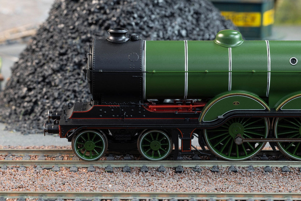 R30502 Class B12 4-6-0 LNER Apple Green 8572 Steam Locomotive
