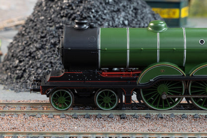 R30502 Class B12 4-6-0 LNER Apple Green 8572 Steam Locomotive