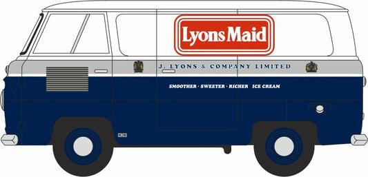 76FDE009 Ford 400E Van Lyons Maid