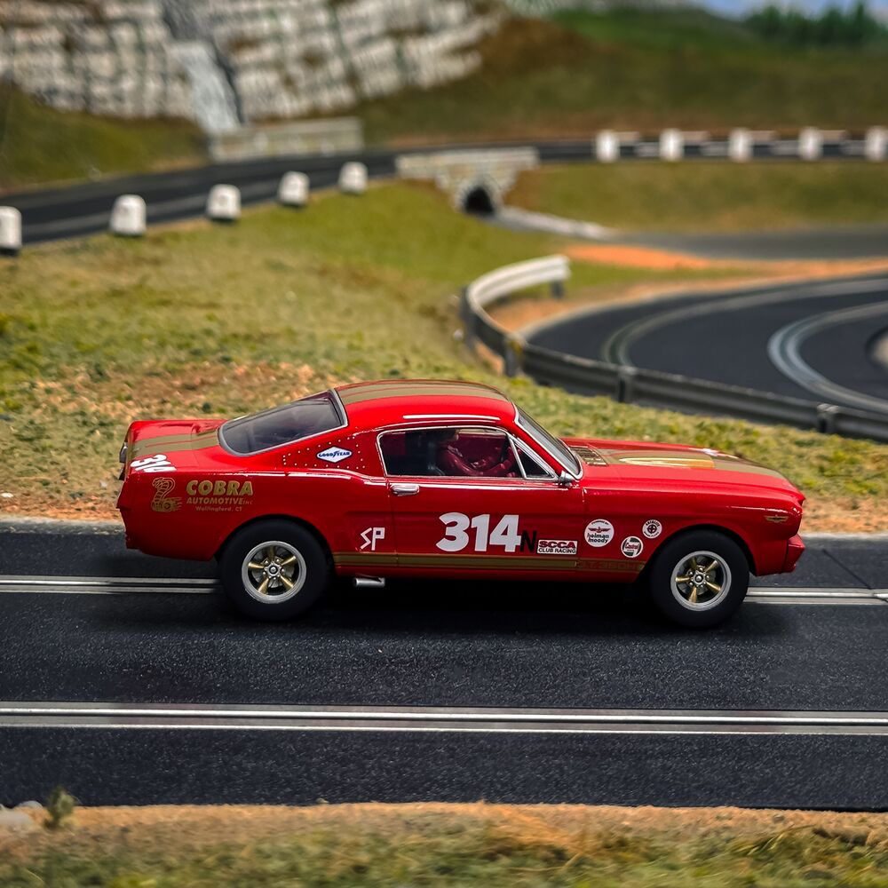C4658 Shelby GT350H - Red and Gold