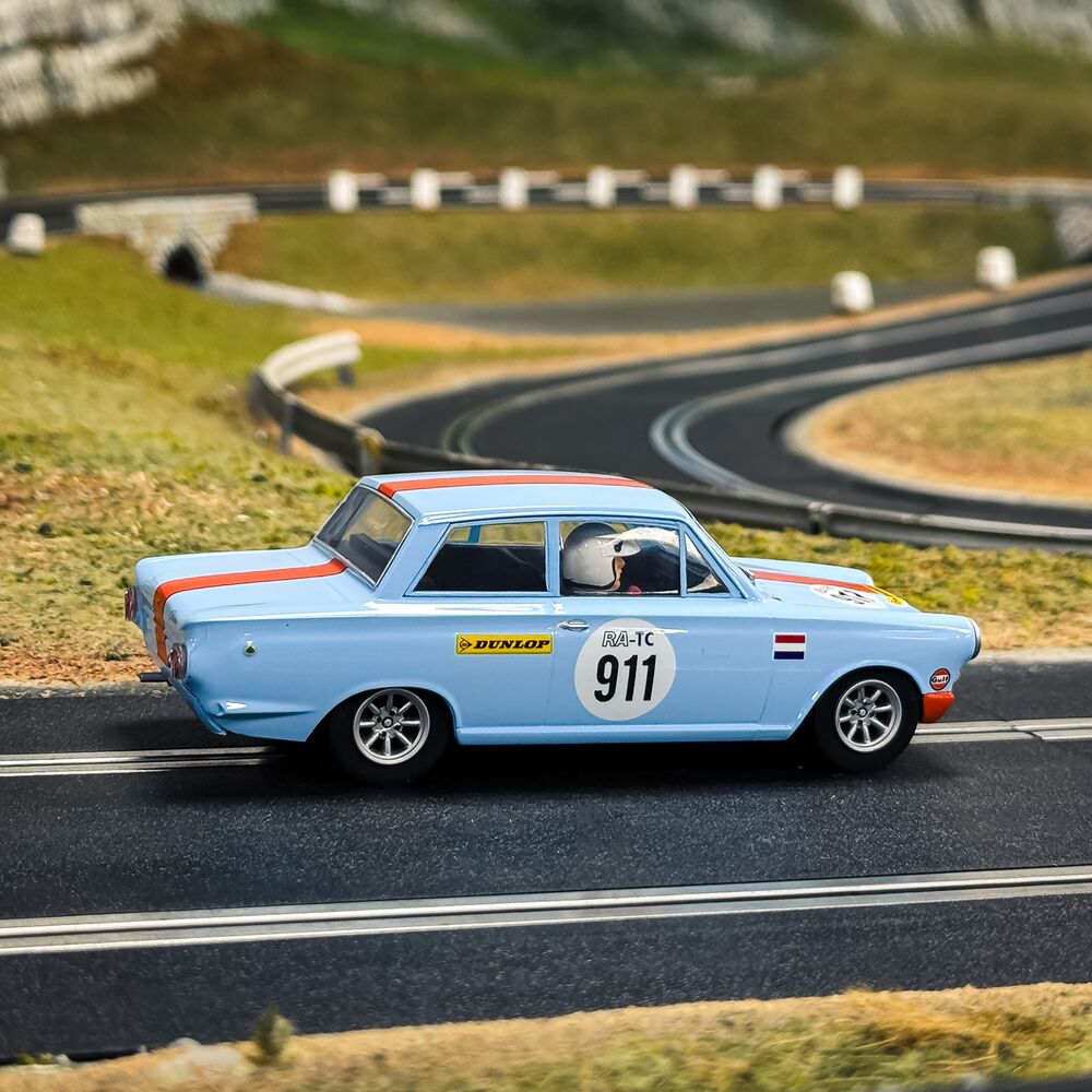 C4669 Ford Lotus Cortina - Gulf Edition