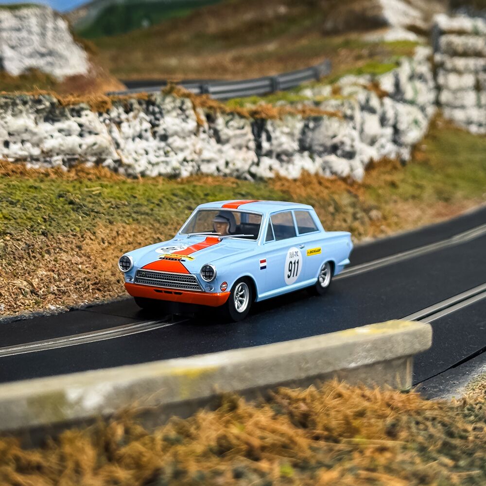 C4669 Ford Lotus Cortina - Gulf Edition