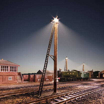 OO/HO Wooden Yard Lamps