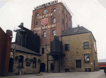 Pre-Owned "Ward's Best Bitter" A Fine Malt Ale Vent Van (Exclusive to Rails)