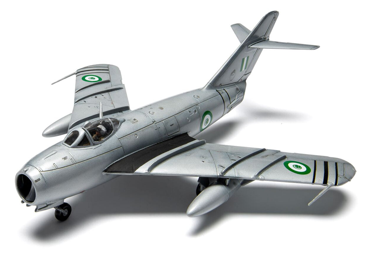 Mikoyan-Gurevich MiG-17F 'Fresco' Model Kit