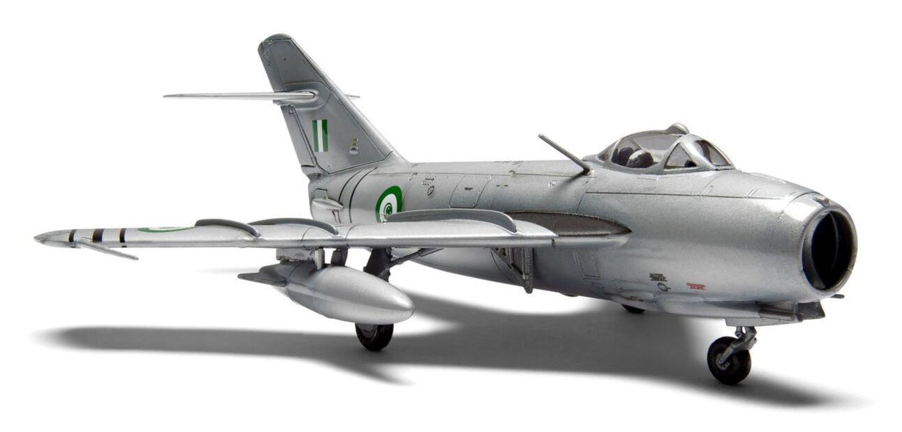 Mikoyan-Gurevich MiG-17F 'Fresco' Model Kit