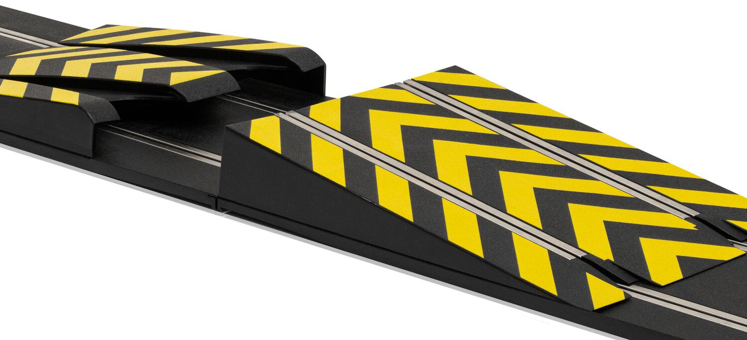 Scalextric C8194 Jump and Side Swipe Accessory Pack – Rails