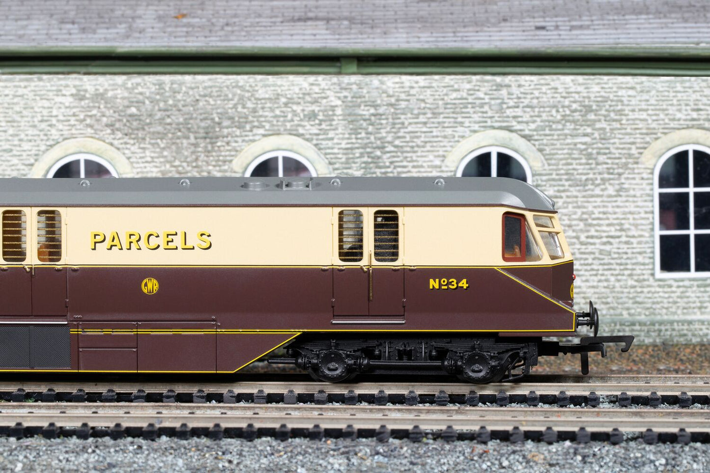 RailRoad Plus GWR Bo-Bo No. 34 Parcels Car Diesel Locomotive