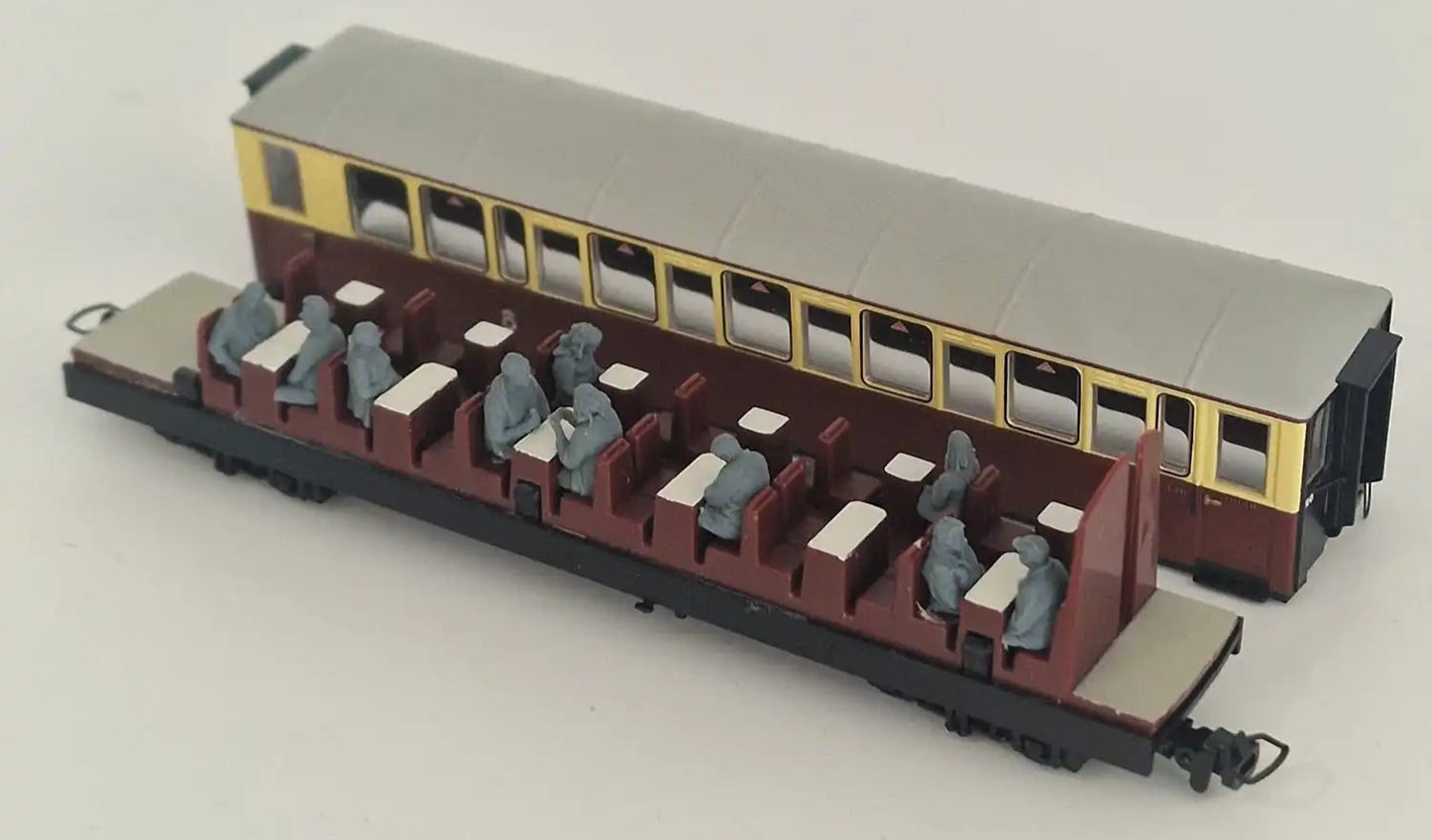 N Gauge Railway & Lineside - Tin Car Passenger Pack