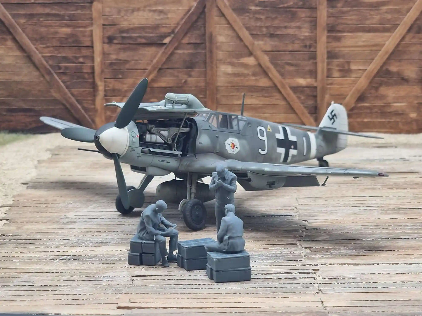 1:32 Scale - World War Two - Luftwaffe Pilots playing cards