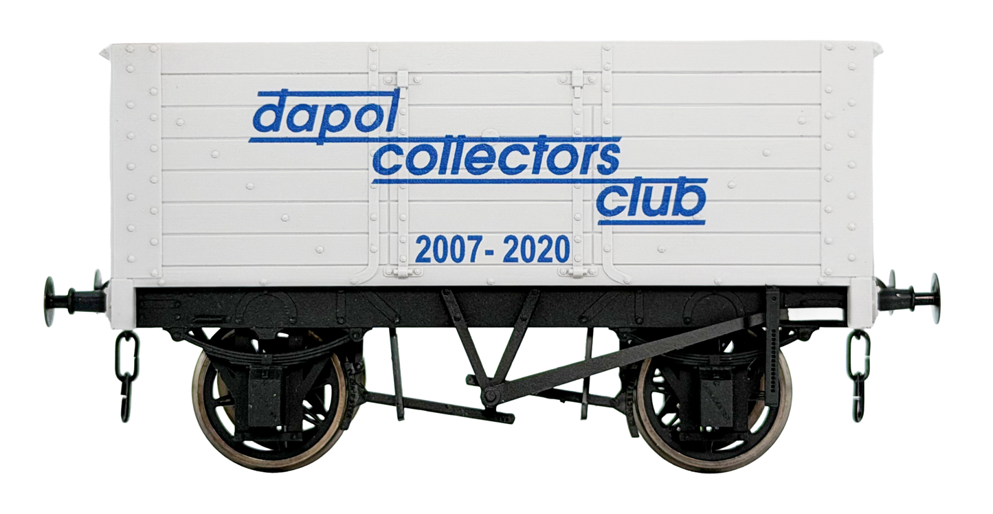 7F-072-015W 7 Plank 9' Wheelbase 2 Door Dapol Collectors Club - Weathered