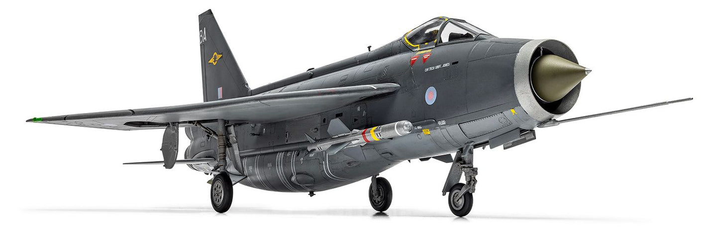 A09178A English Electric Lightning F.6 Model Kit