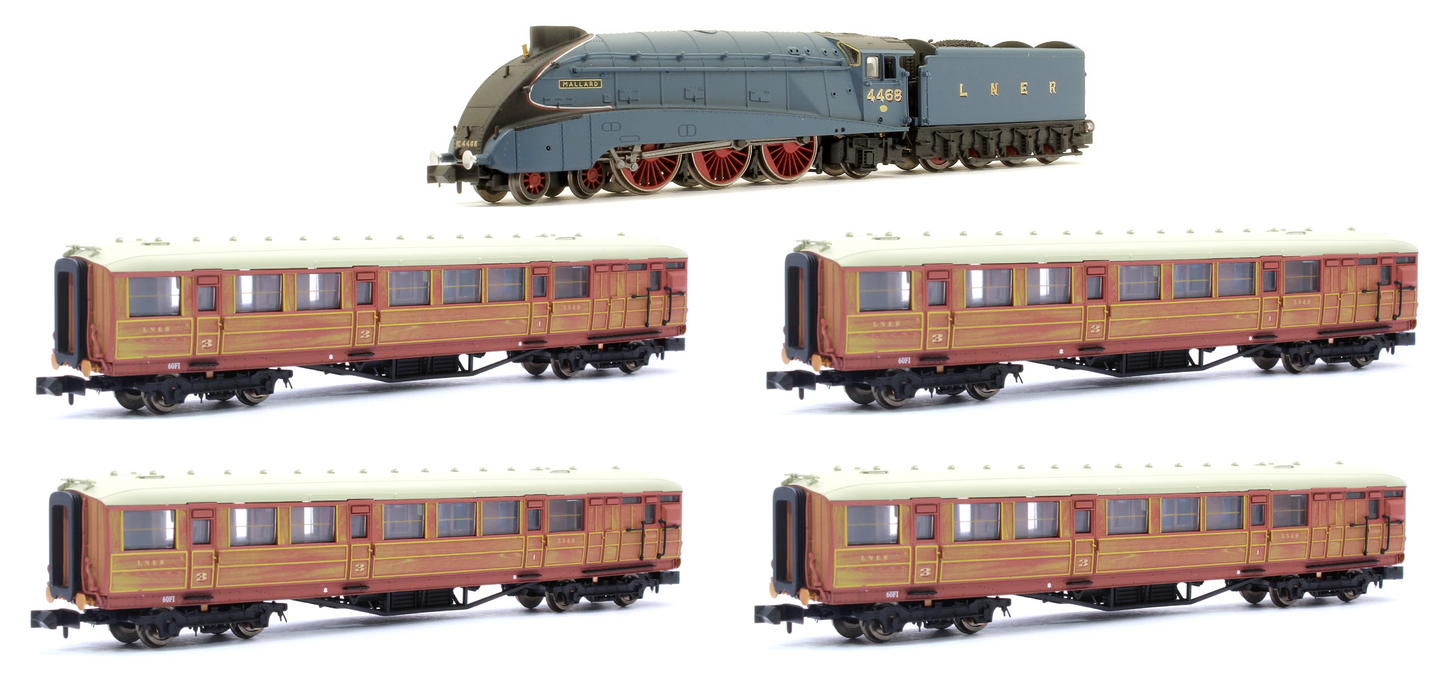 A4 Valanced Mallard 4468 Garter Blue & 4 Gresley Teak Coaches - DCC Fitted