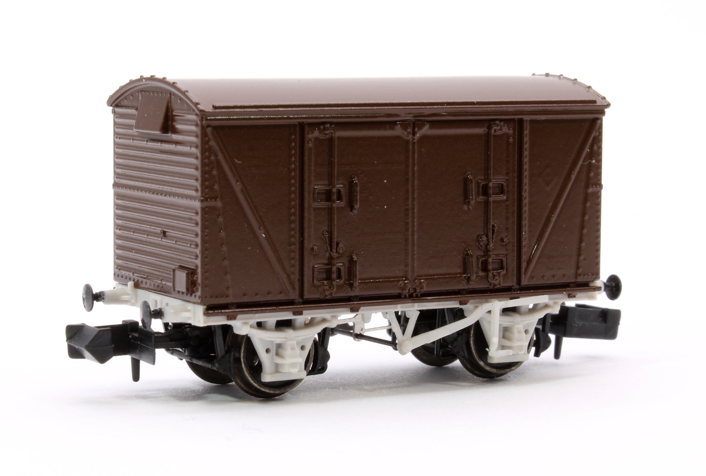 Set of 3 BR 12T Vanwide Ventilated Vans, BR Freight Brown VMV XP