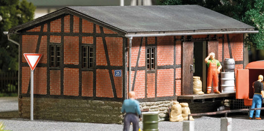 BUS1555 OO/HO Freight Shed
