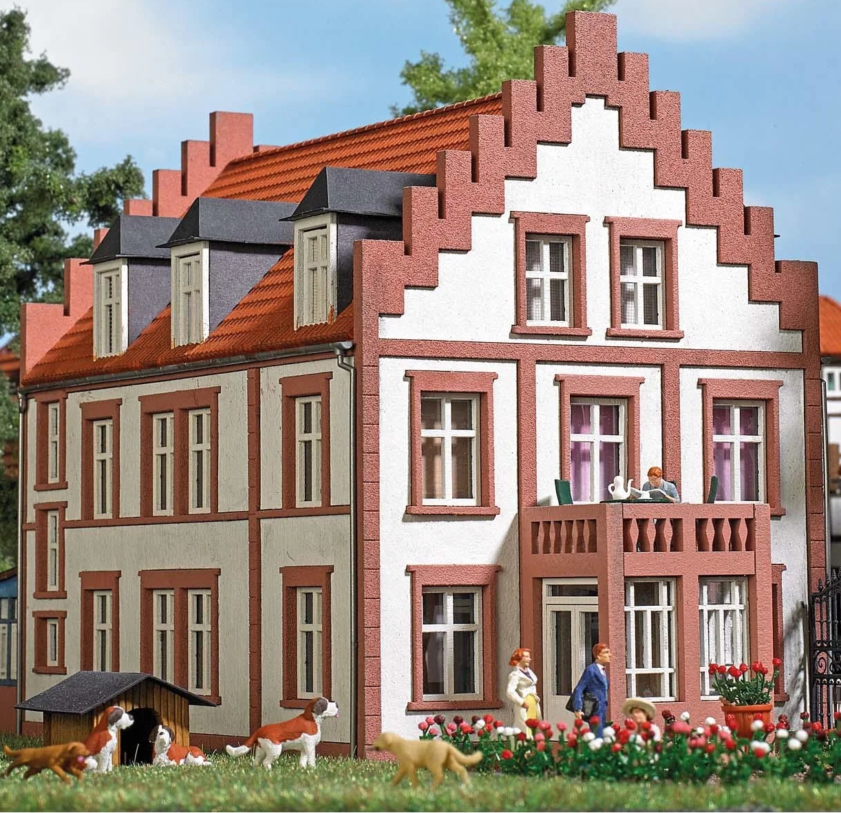BUS1673 Carl Benz house