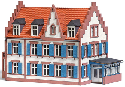 BUS1673 Carl Benz house