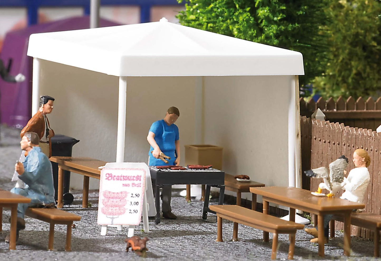 BUS1828 BBQ stand