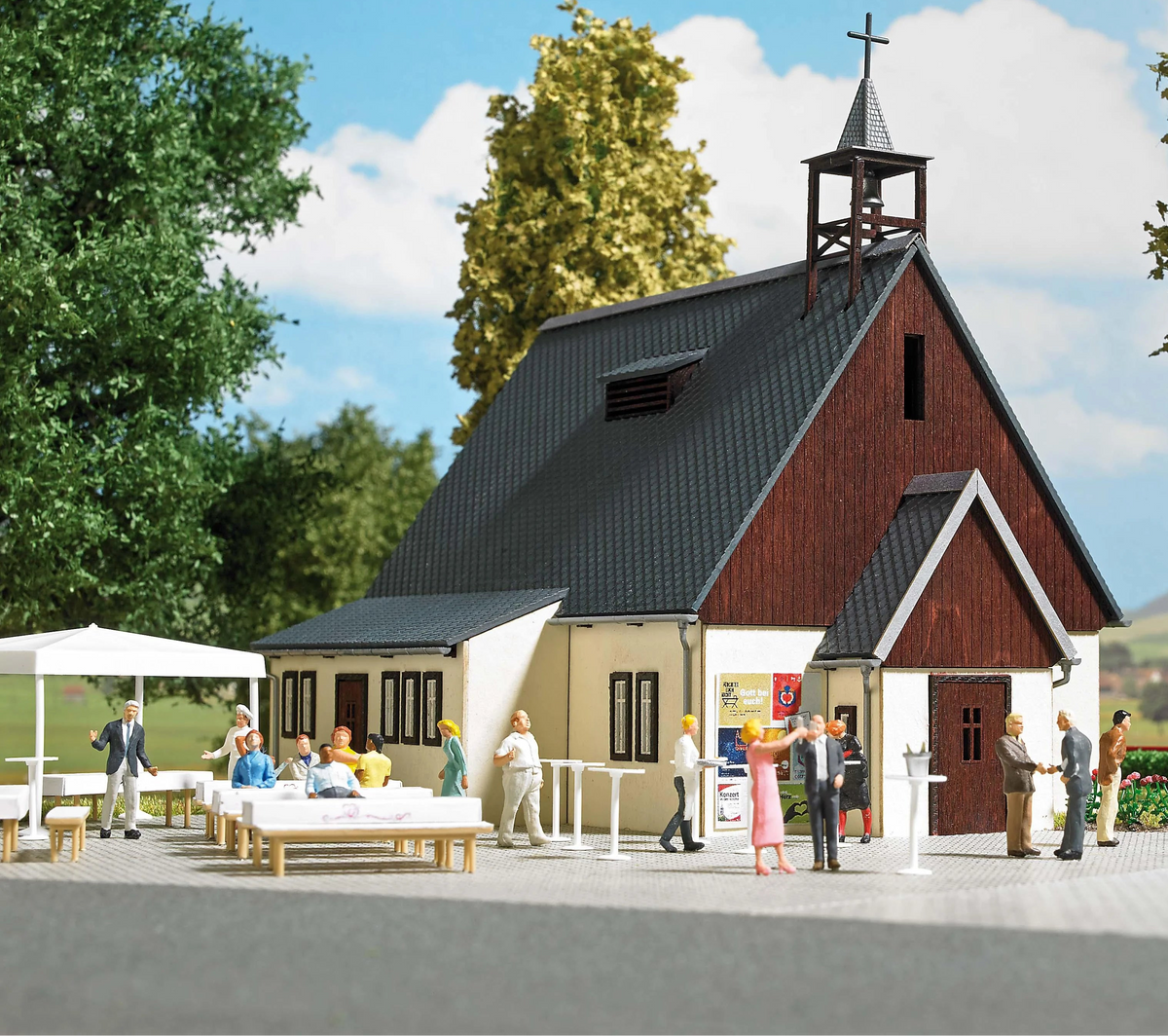 BUS1940 Chapel of Bad Reiboldsgruen
