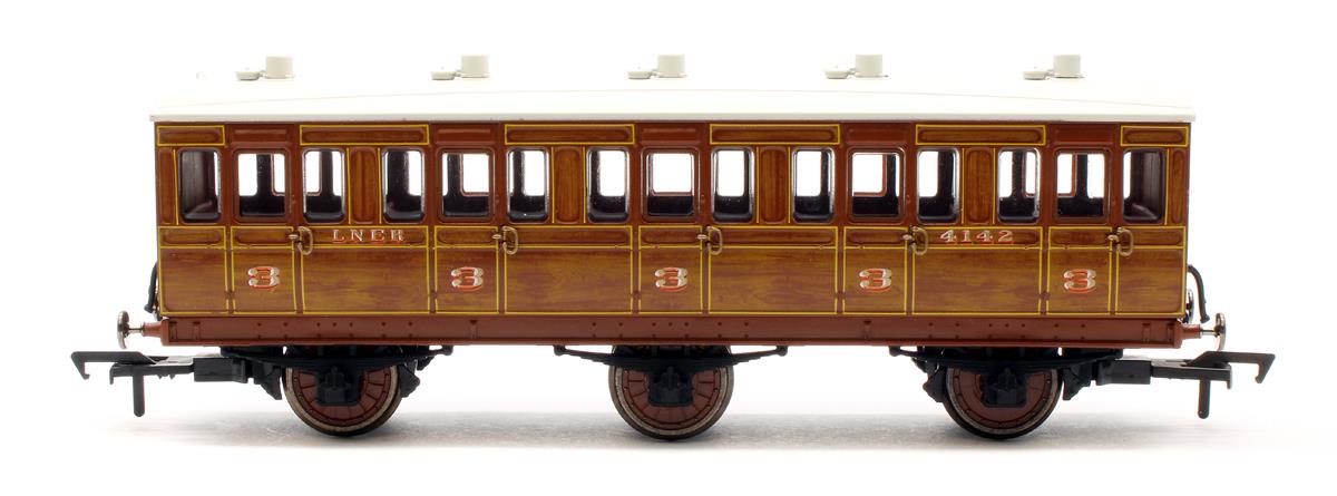 Pre-Owned LNER 6 Wheel Coach 3rd Class No.4142