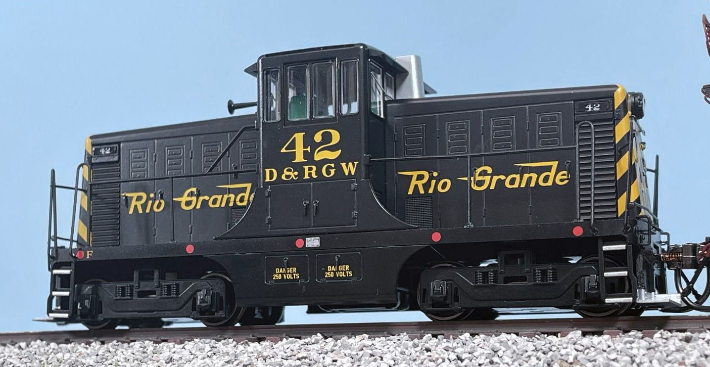 48011 HO GE 44 Tonner (DC/Silent): Rio Grande - Black & Yellow: #38