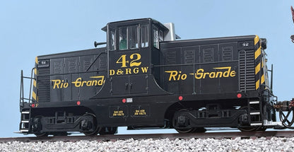 48011 HO GE 44 Tonner (DC/Silent): Rio Grande - Black & Yellow: #38