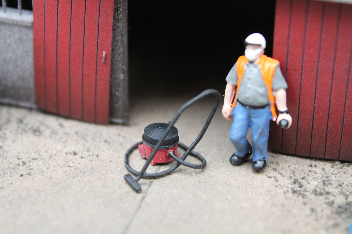 Goodwood Scenics BS8024 Vacuum Cleaner - UNPAINTED - OO Gauge – Rails