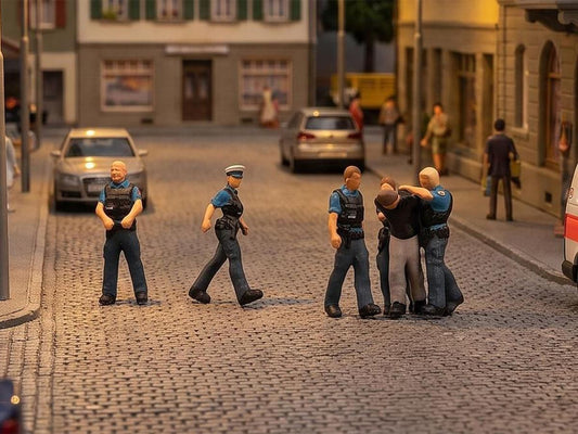 151718 Czech Police (5) & Suspect (1) Figure Set