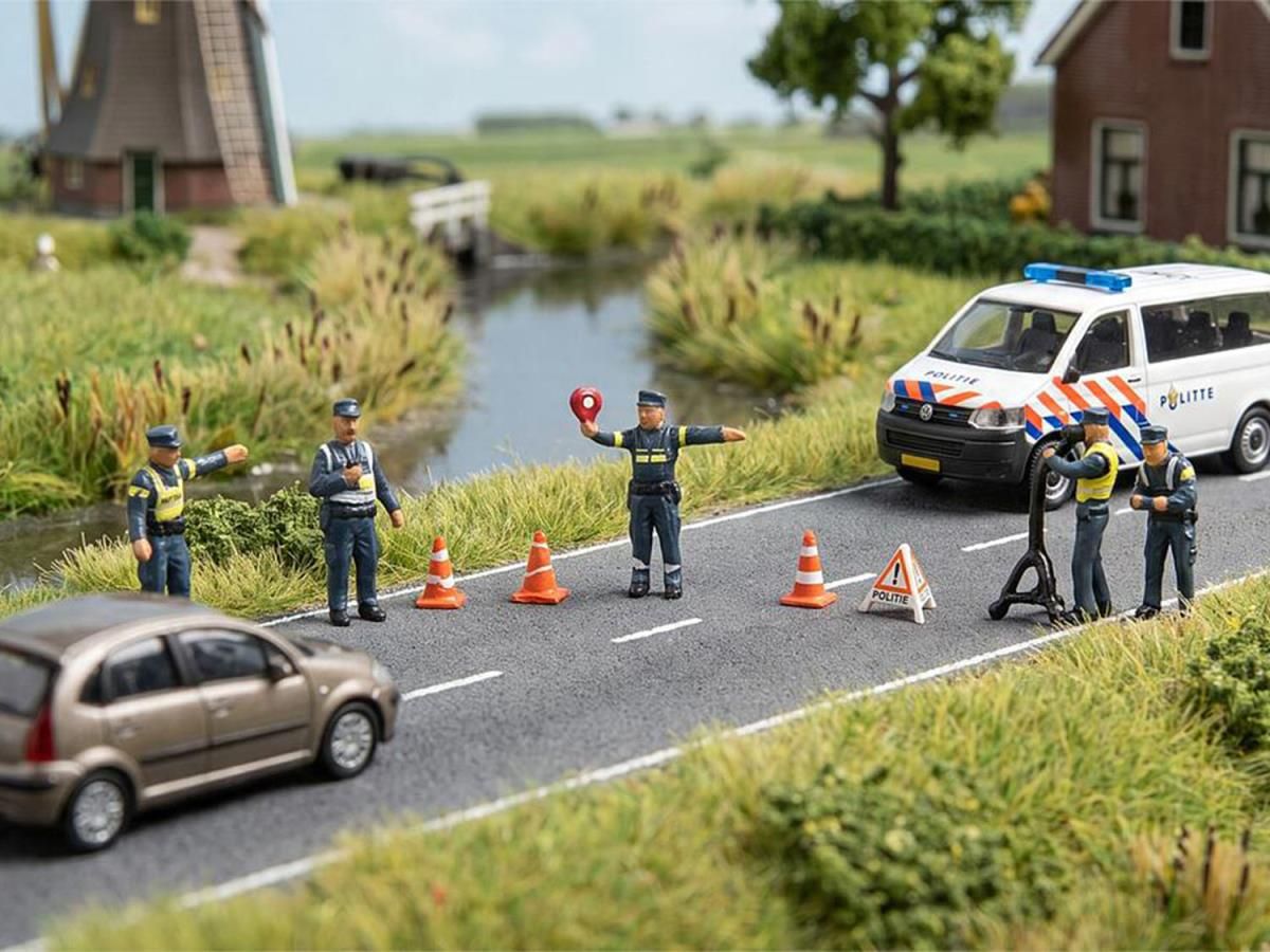 155621 Dutch Traffic Police (6) Figure Set