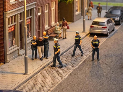155624 Dutch Police (5) & Suspect (1) Figure Set