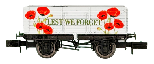 2F-071-141 7 Plank Lest We Forget Poppy - Weathered