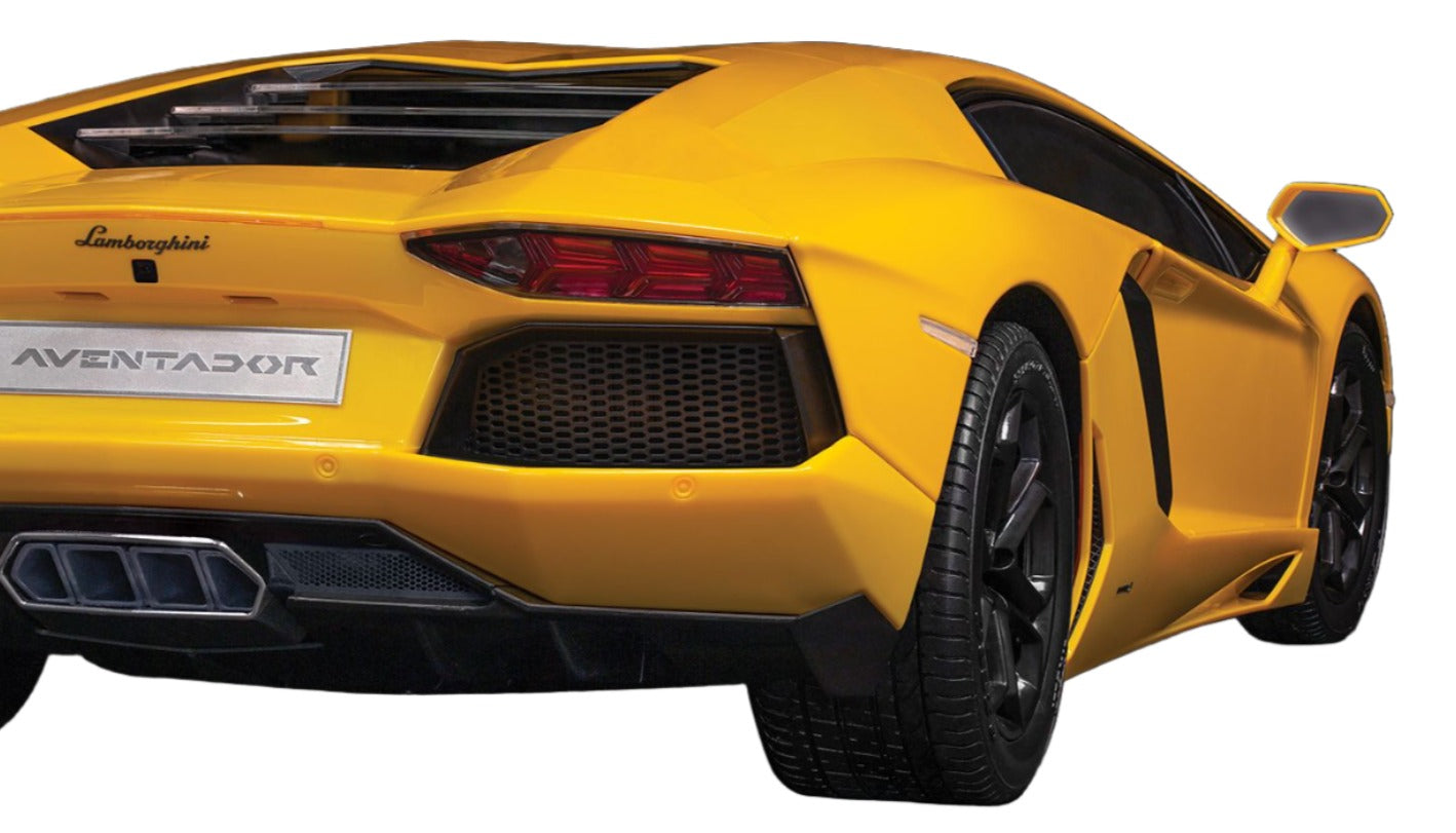 Lamborghini Aventador LP 700-4 Giallo Orion Model Kit