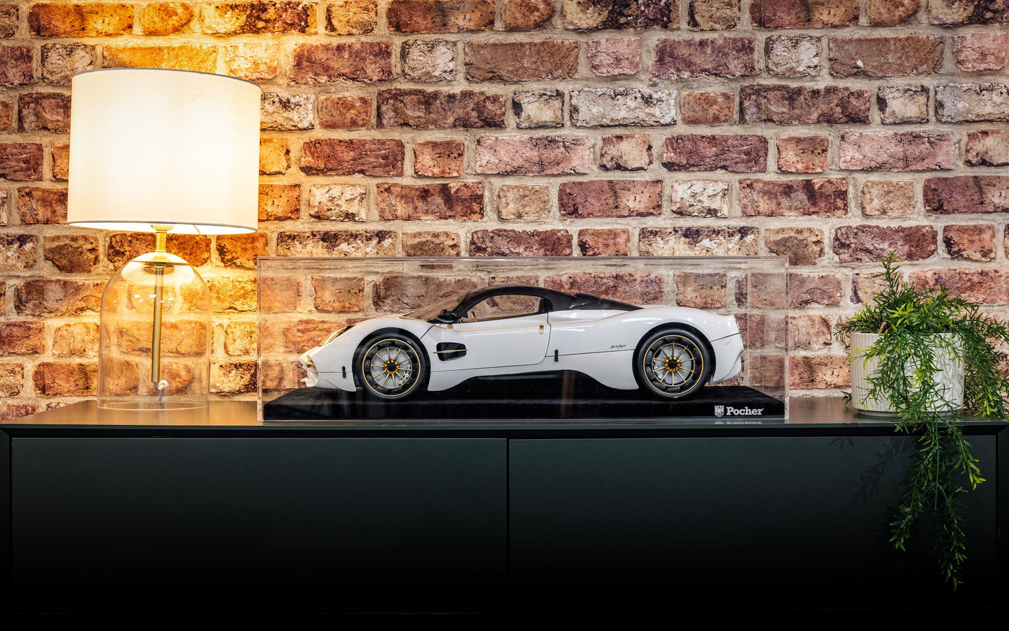 HK123 Pagani Utopia Coupé – Bianco Perla