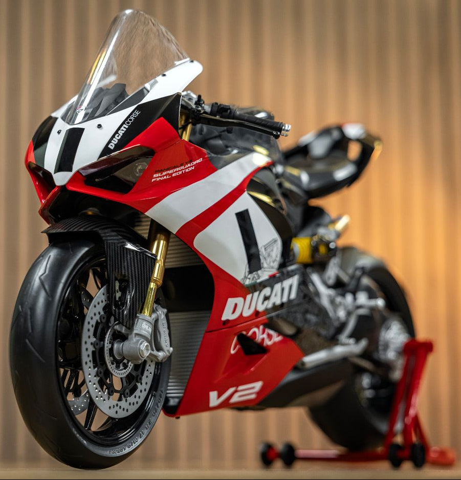 HK124 Ducati Panigale - V2 Superquadro Final Edition