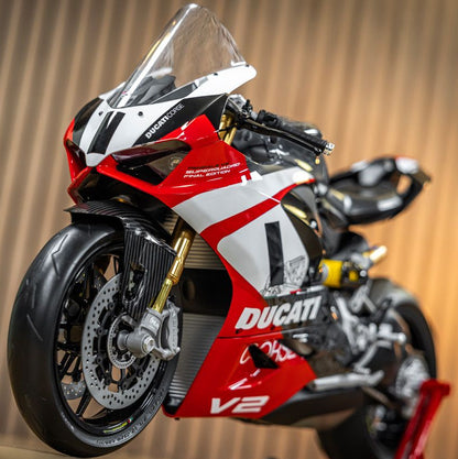 HK124 Ducati Panigale - V2 Superquadro Final Edition