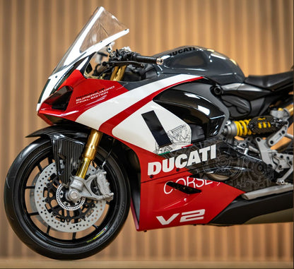 HK124 Ducati Panigale - V2 Superquadro Final Edition