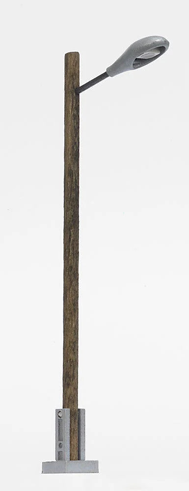 BUS8734 Street light with wooden pole