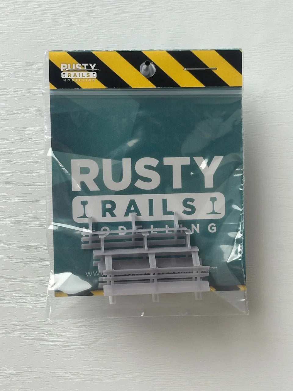 OO Gauge Station Benches (Pack of 4) - Unpainted