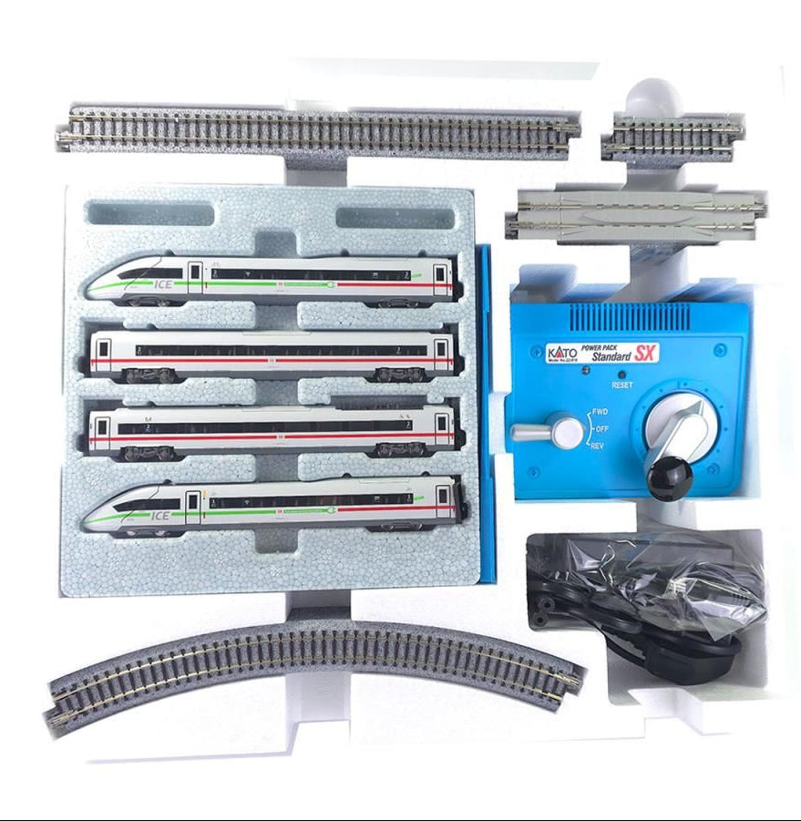 10-017 DBAG BR412 ICE4 Red/Green Stripe Train Set