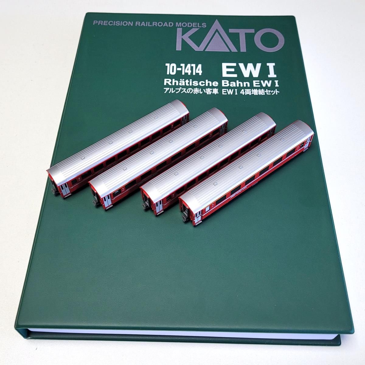 Pre-Owned RhB EW1 Red 4 Coach Add on Set (4)