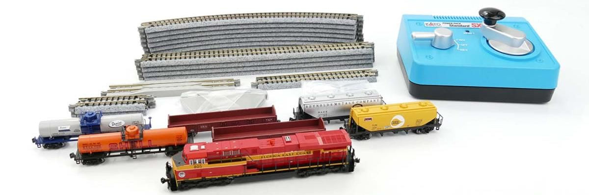 106-0026 Florida East Coast GE ES44C4 Diesel Freight Train Set
