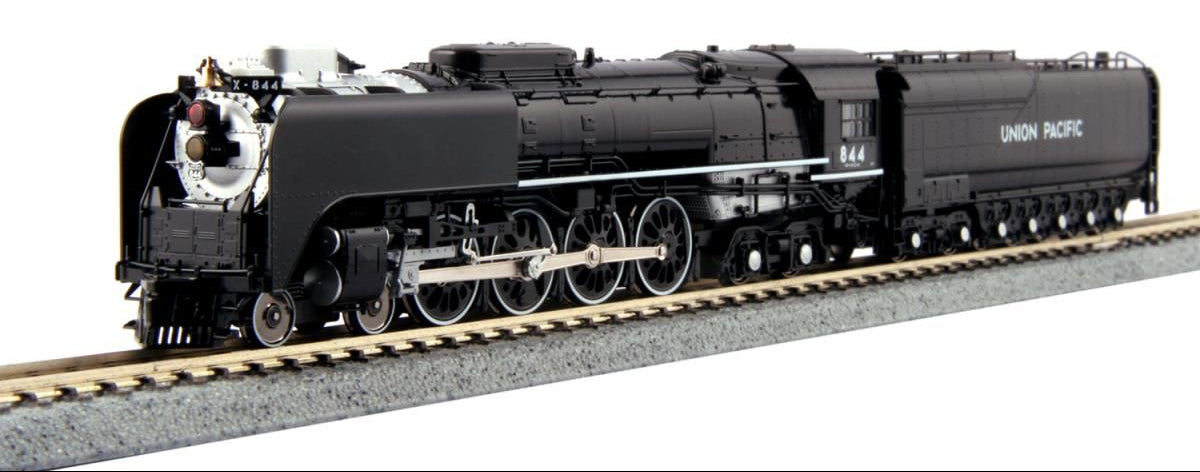 107-0002 Union Pacific FEF Steam Train Set