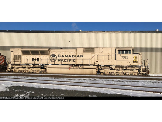 176-8542-S SD70ACU Diesel CP Military Heritage 7021 Beige - DCC-Sound