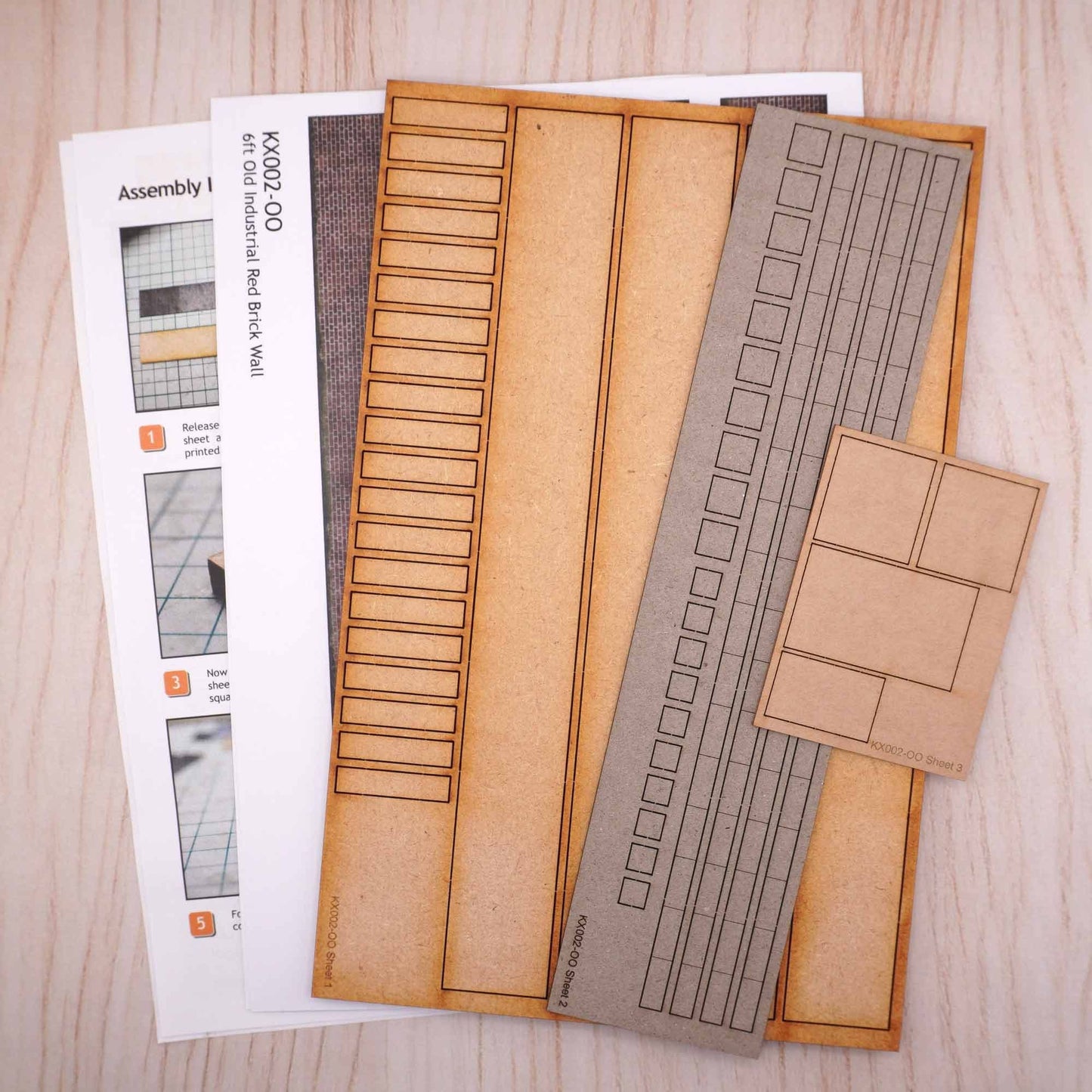 OO 6ft Industrial Brick Wall And Gates Model Kit