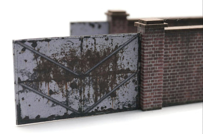 OO 6ft Industrial Brick Wall And Gates Model Kit