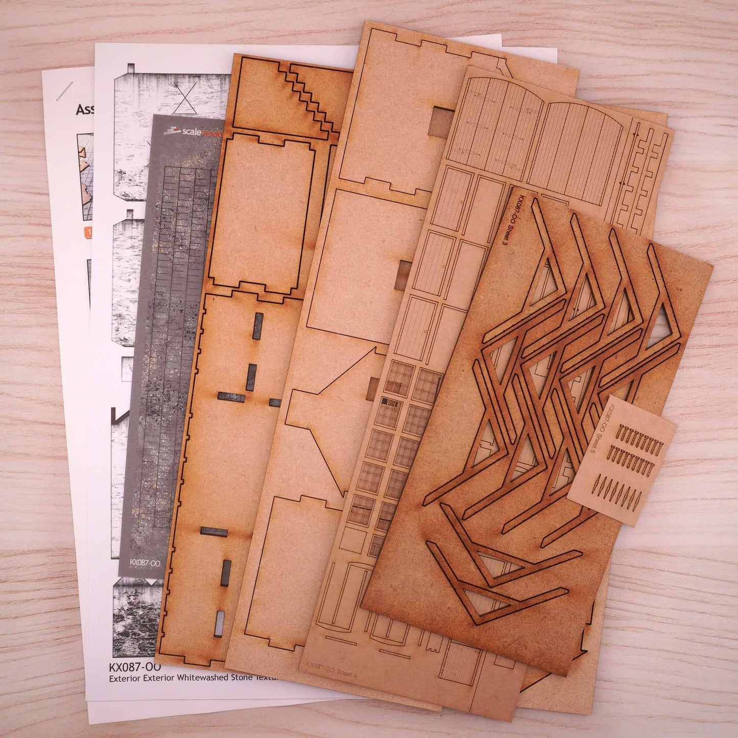 OO/HO Coach House & Stables Model Kit