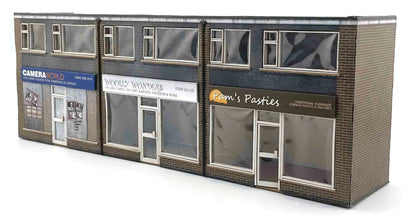 KX089 OO Low Relief 1970's Terraced Shops Model Kit