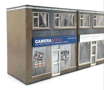 KX089 OO Low Relief 1970's Terraced Shops Model Kit
